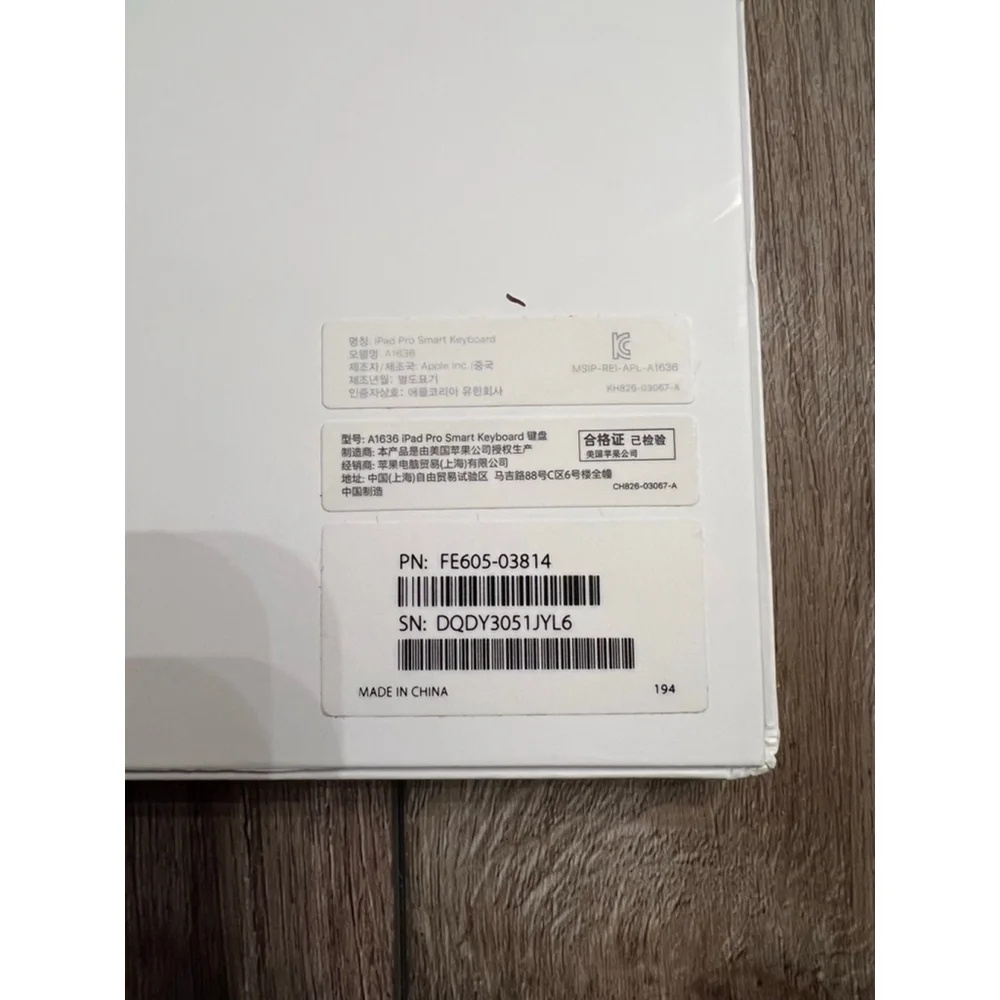 NEW Apple iPad Pro Smart Keyboard One Size Gray